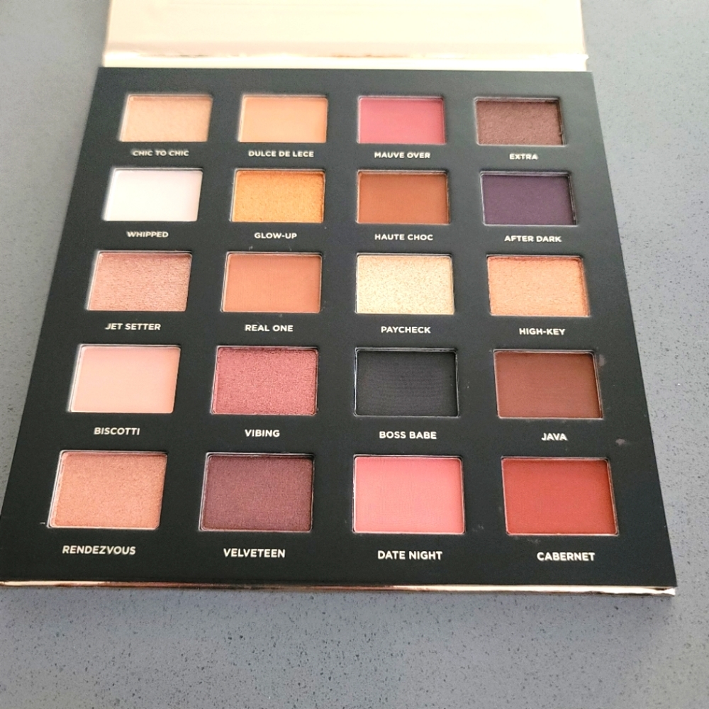 Iconic London | Booming & Gleaming Eyeshadow Palette NIB